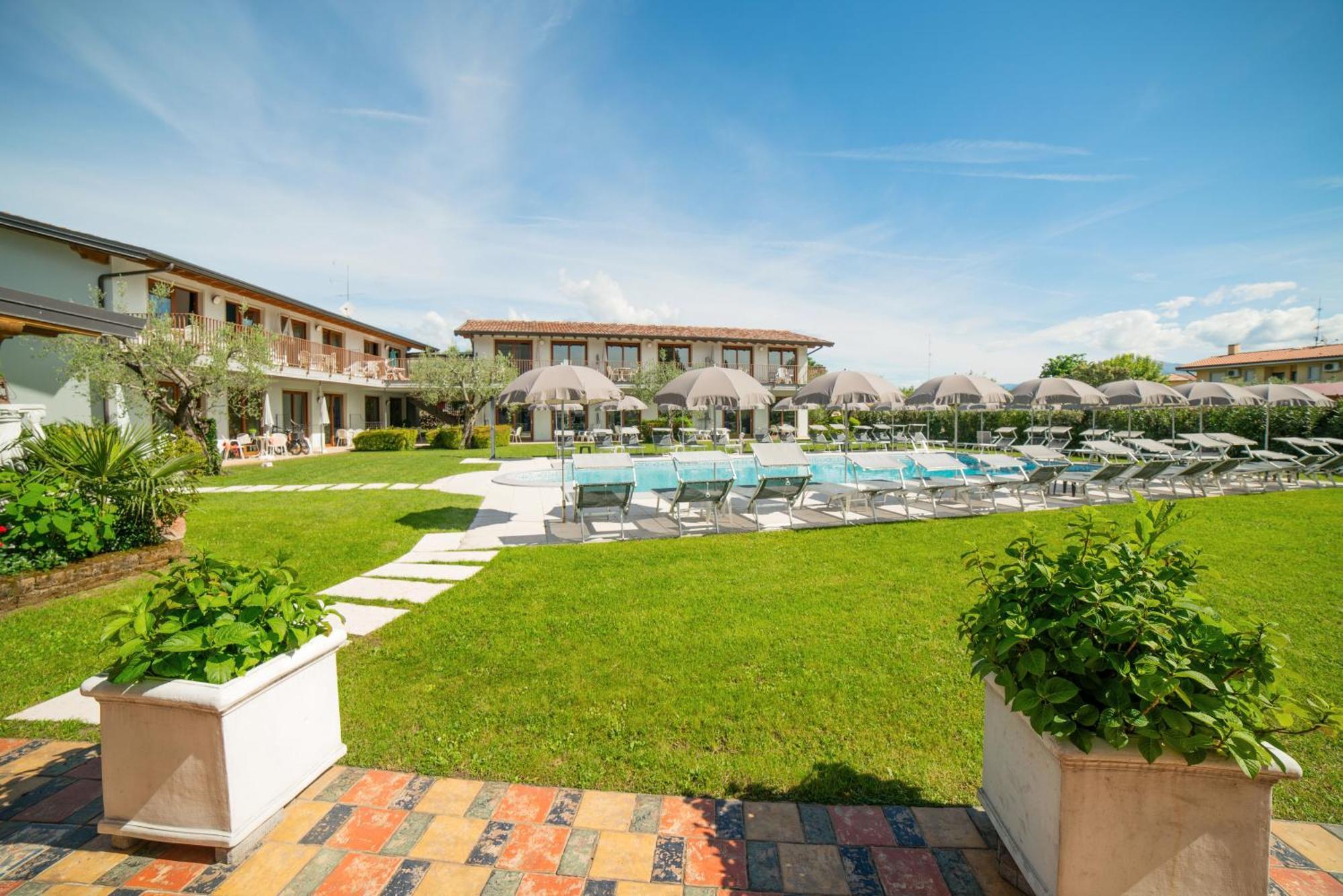 Residence Molino - Holiday Apartments Manerba del Garda Exteriér fotografie